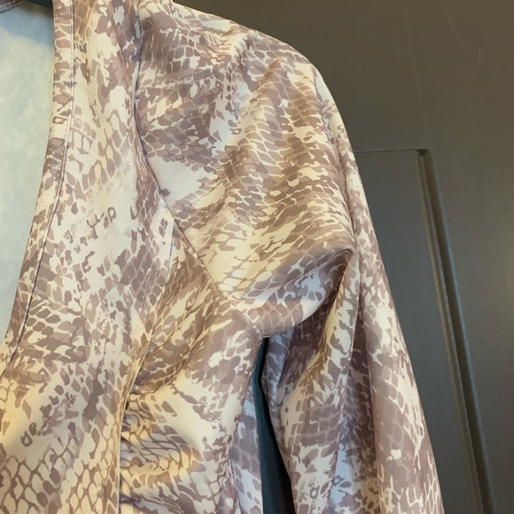 NanaMacs Ruched Snake Print Bodysuit in Cream and Mauve size Small - Picture 5 of 6